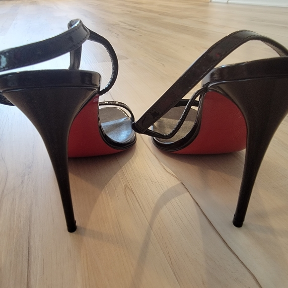 Christian Louboutin Rosalie Patent Black - Picture 4 of 11